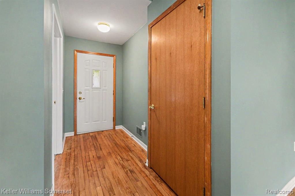 4432 Thornwood Court, Warren, MI 48092 — Photo 4