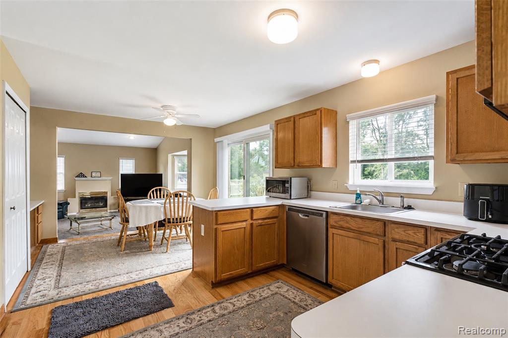 41585 Cherry Hill Road, Canton, MI 48188 — Photo 9