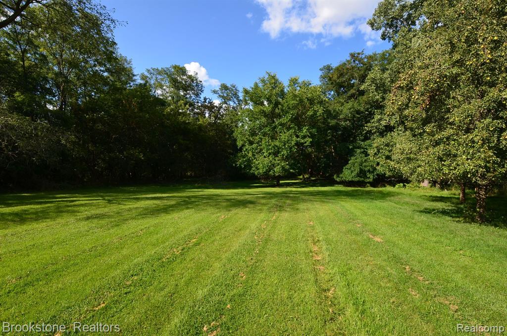 10083 HEGEL Road, Goodrich Vlg, MI — Photo 16