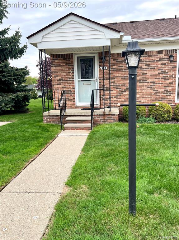 303 Doremus Lane, Saint Clair Shores, MI 48080 — Photo 2