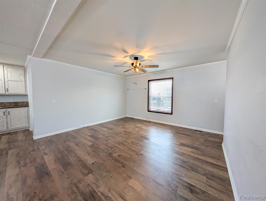 11045 Woodland Ridge Court, South Lyon, MI 48178 — Photo 4