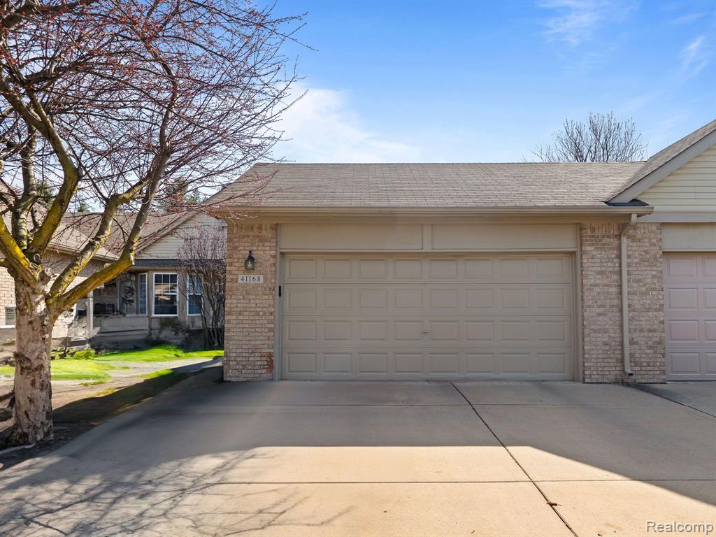 41168 BERMUDA Drive, Sterling Heights, MI 48314 — Photo 2