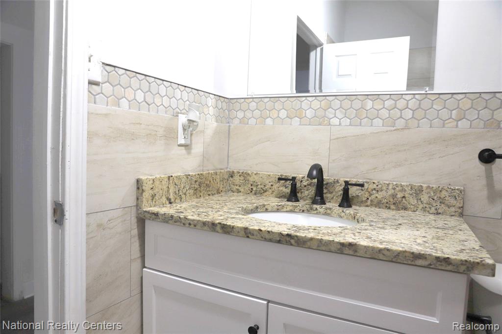 14889 Manor Street, Detroit, MI 48238 — Photo 16