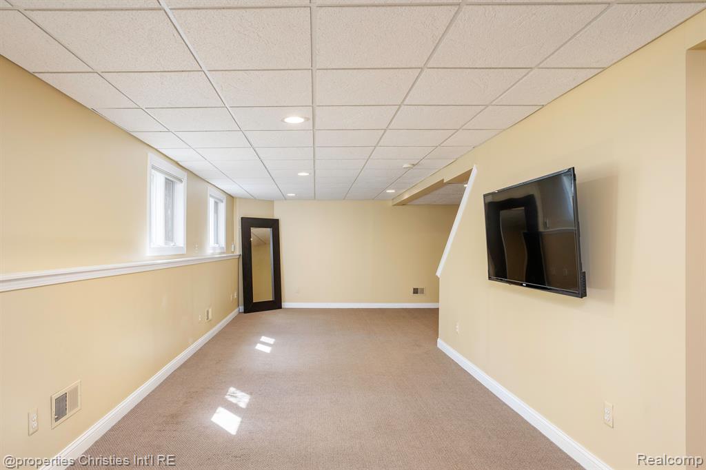 45571 IRVINE Drive, Novi, MI — Photo 40