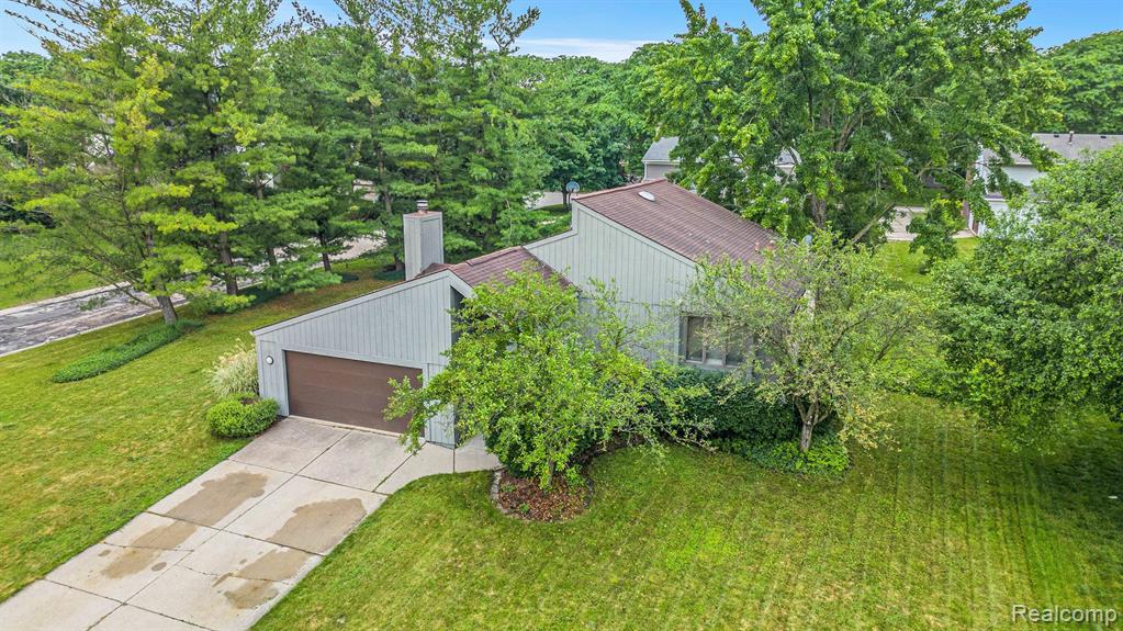 5722 Perrytown Drive, West Bloomfield, MI — Photo 28