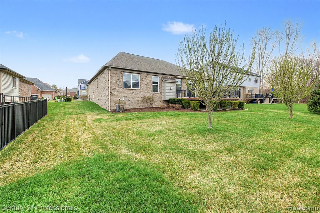 49455 Messara Drive, Macomb, MI 48042 — Photo 42