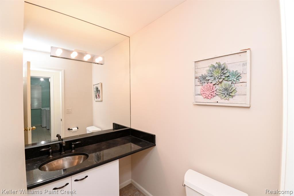 42571 Wimbleton Way, Novi, MI — Photo 24