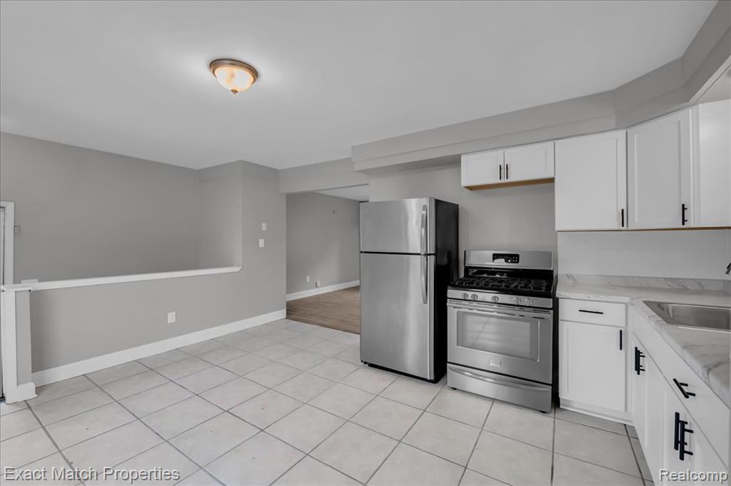 724 Parkwood Avenue, Pontiac, MI 48340 — Photo 8