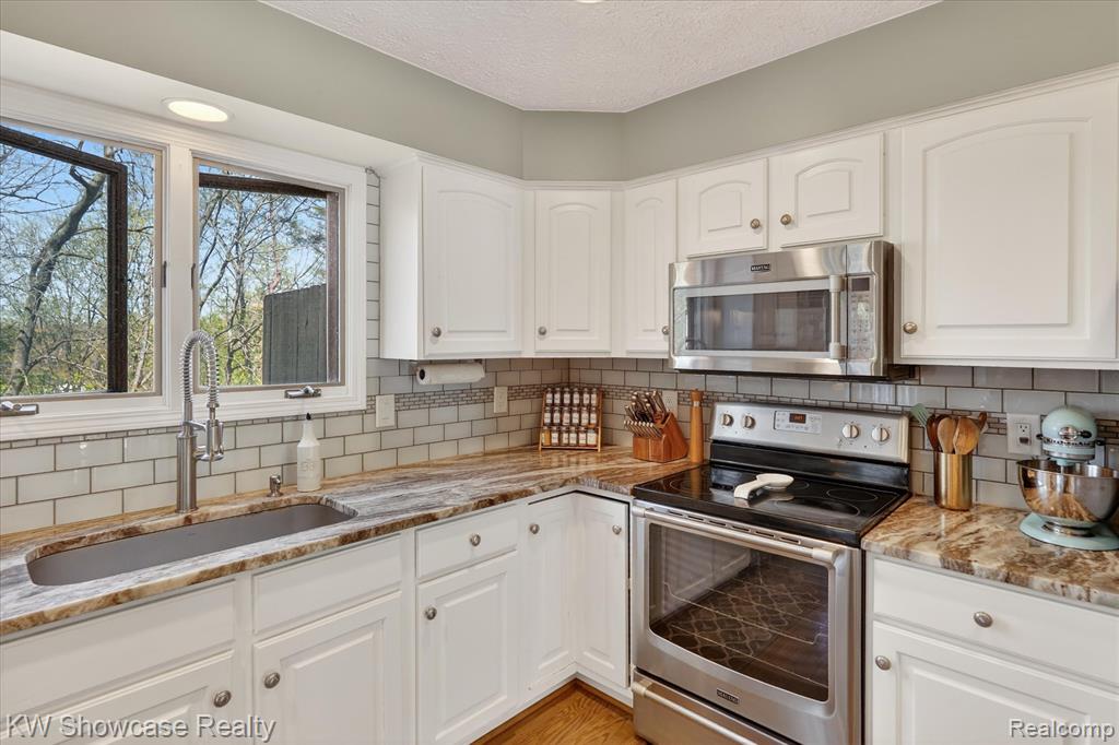 6626 Ridgeview Drive, Clarkston, MI — Photo 14