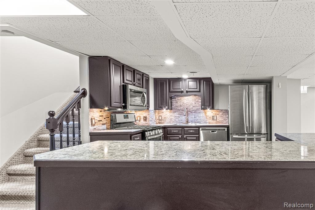 7148 Plainfield Street, Dearborn Heights, MI 48127 — Photo 24