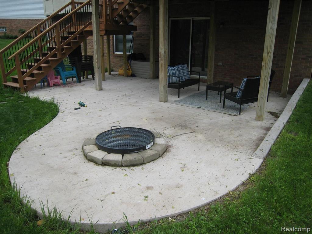 4936 CARRINGTON Drive, Rochester, MI 48306 — Photo 25