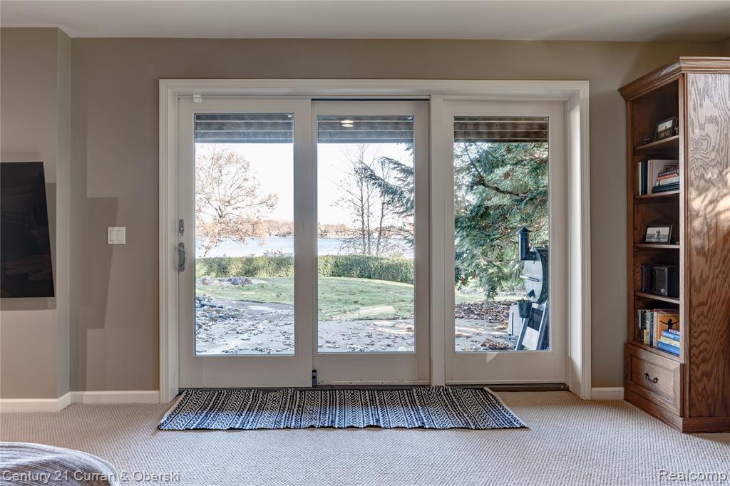 8308 Peninsular Drive, Fenton, MI 48430 — Photo 27