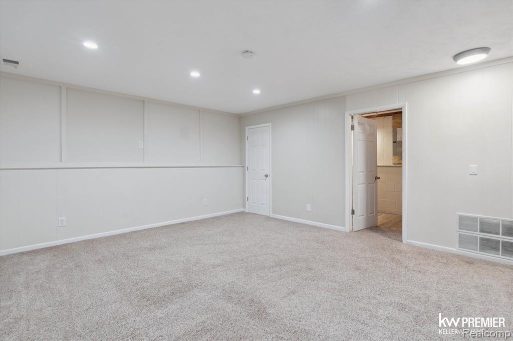 4810 Hobson Avenue, Waterford, MI 48328 — Photo 18