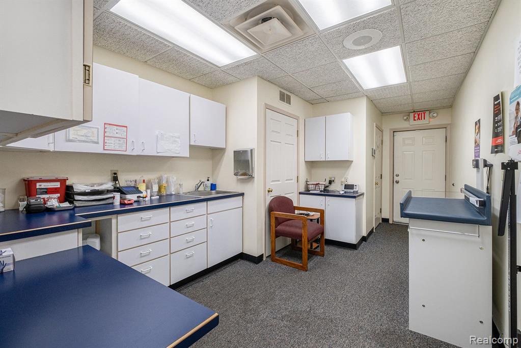 1063 W HILL Road, Flint, MI 48507 — Photo 13