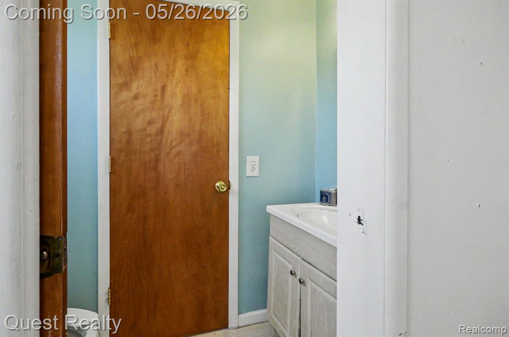 28326 Los Olas Drive, Warren, MI 48093 — Photo 14