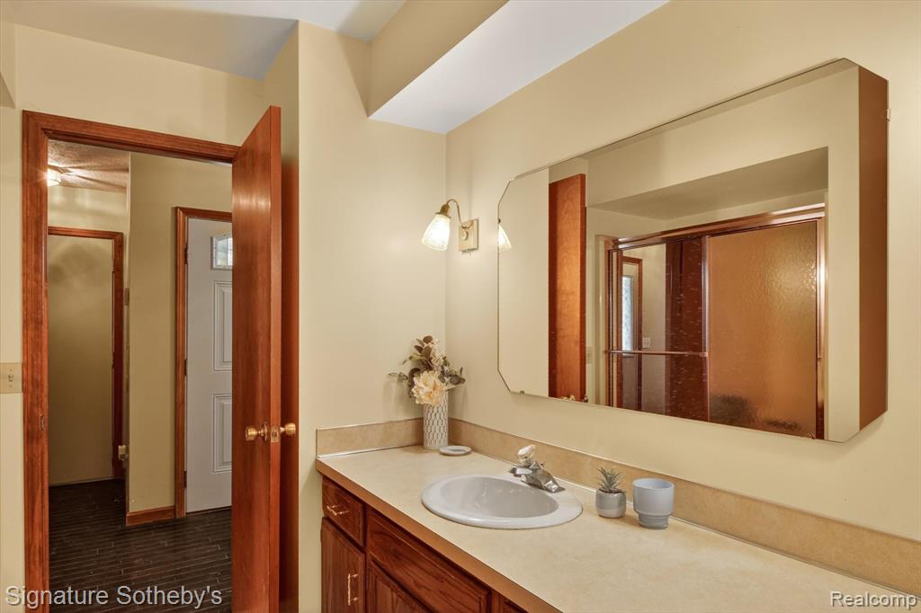 652 Willow Lane, Frankenmuth, MI 48734 — Photo 12