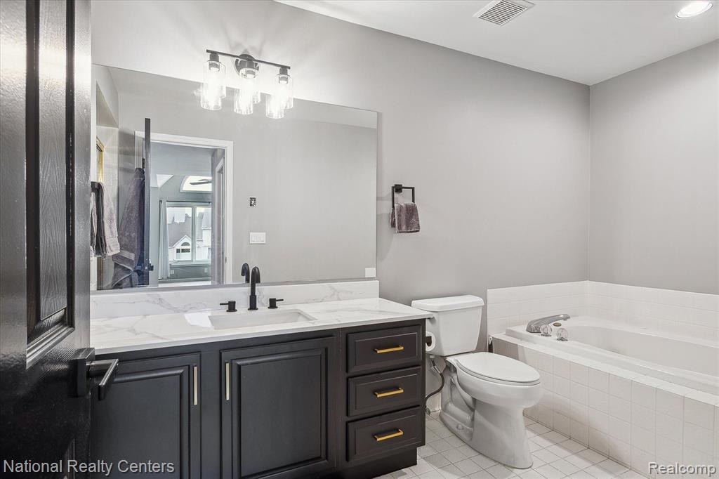 47704 BLUE HERON Drive S, Northville, MI — Photo 24