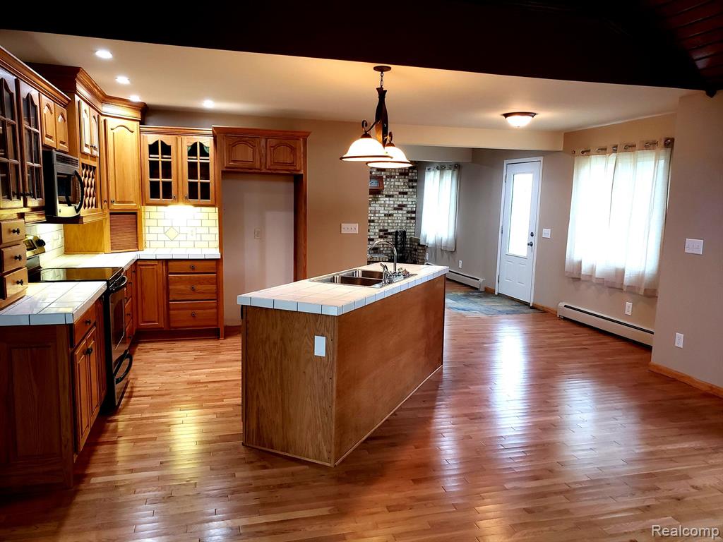 905 W 1ST Street, Tawas City, MI 48763 — Photo 7