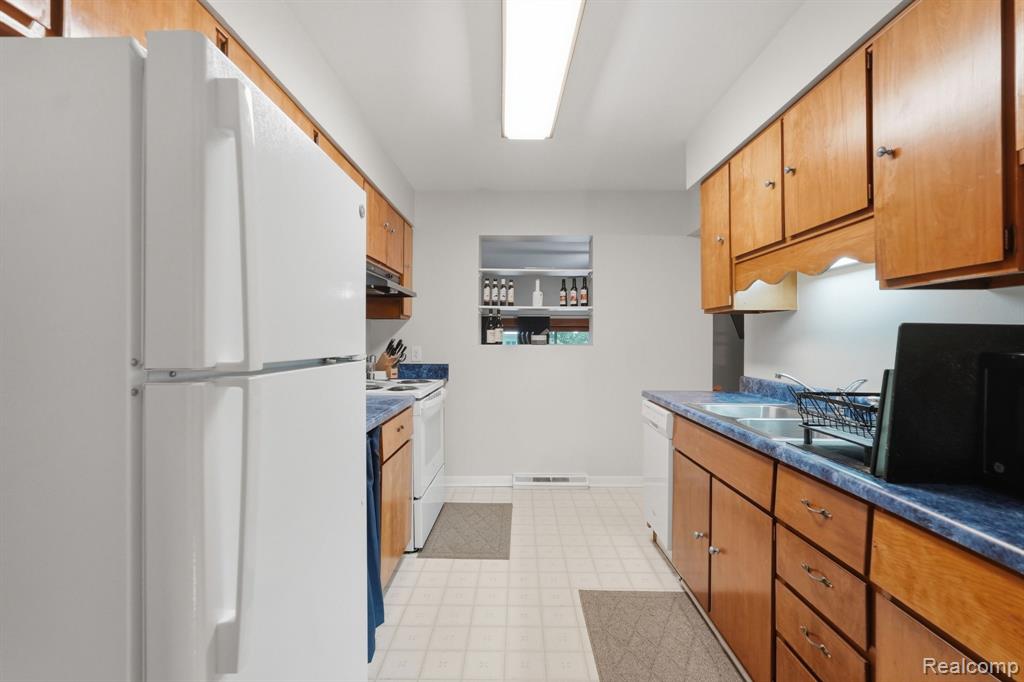 1061 Western Drive, Ann Arbor, MI 48103 — Photo 11