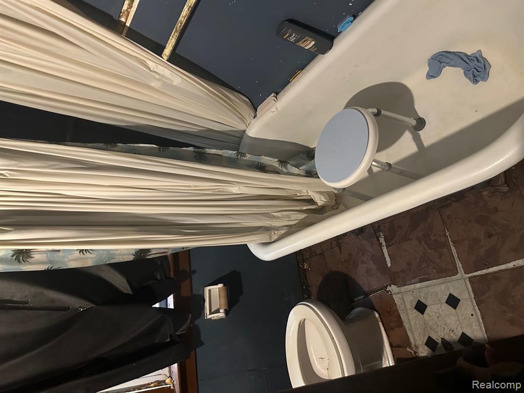 8245 Carbondale Street, Detroit, MI 48204 — Photo 7