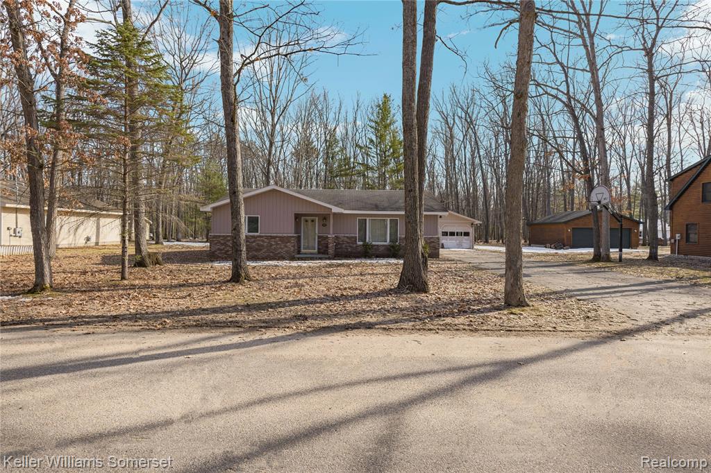 208 Hitchcock Avenue, Roscommon, MI 48653 — Photo 3
