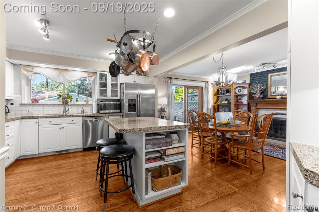 635 N Rosevere Avenue, Dearborn, MI 48128 — Photo 8