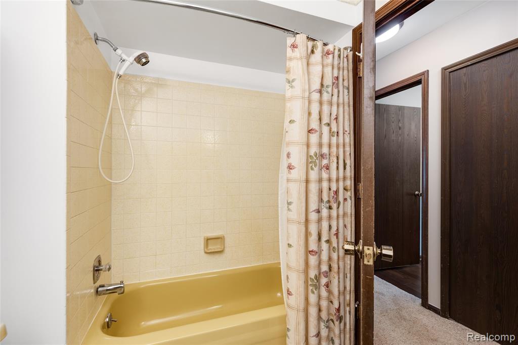 9730 Gibbs Road, Clarkston, MI 48348 — Photo 24