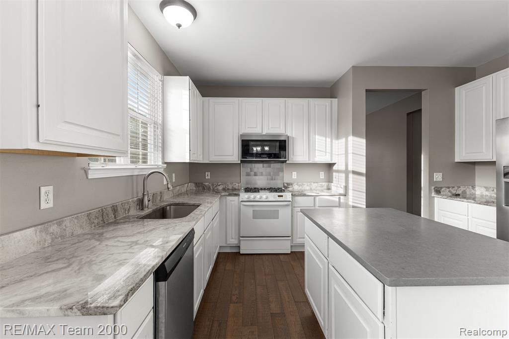 7314 Village Park Drive, Clarkston, MI — Photo 18