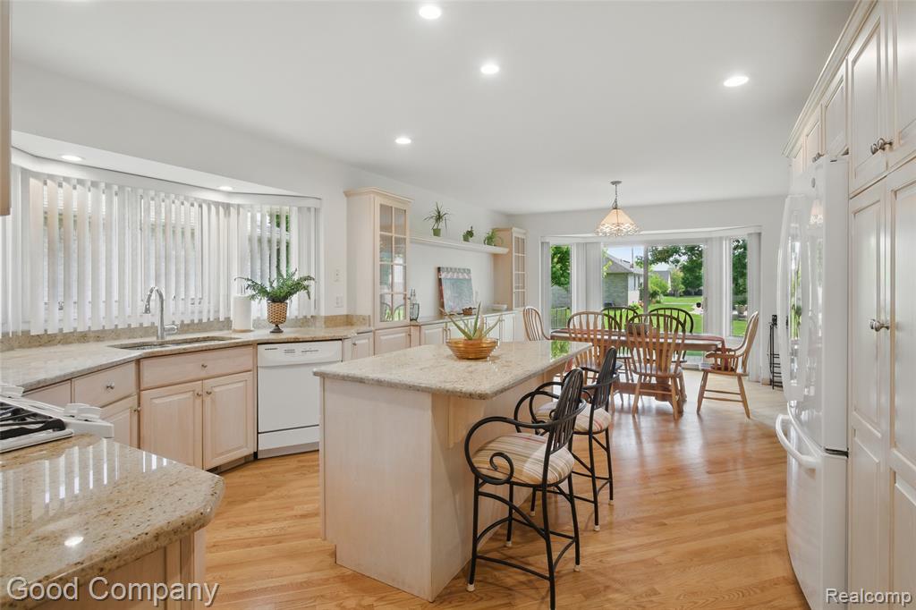 51414 Pinewood Drive, Macomb, MI 48042 — Photo 22
