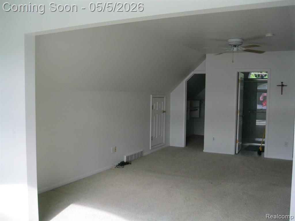 1873 LAKEVIEW Lane, Highland, MI — Photo 17