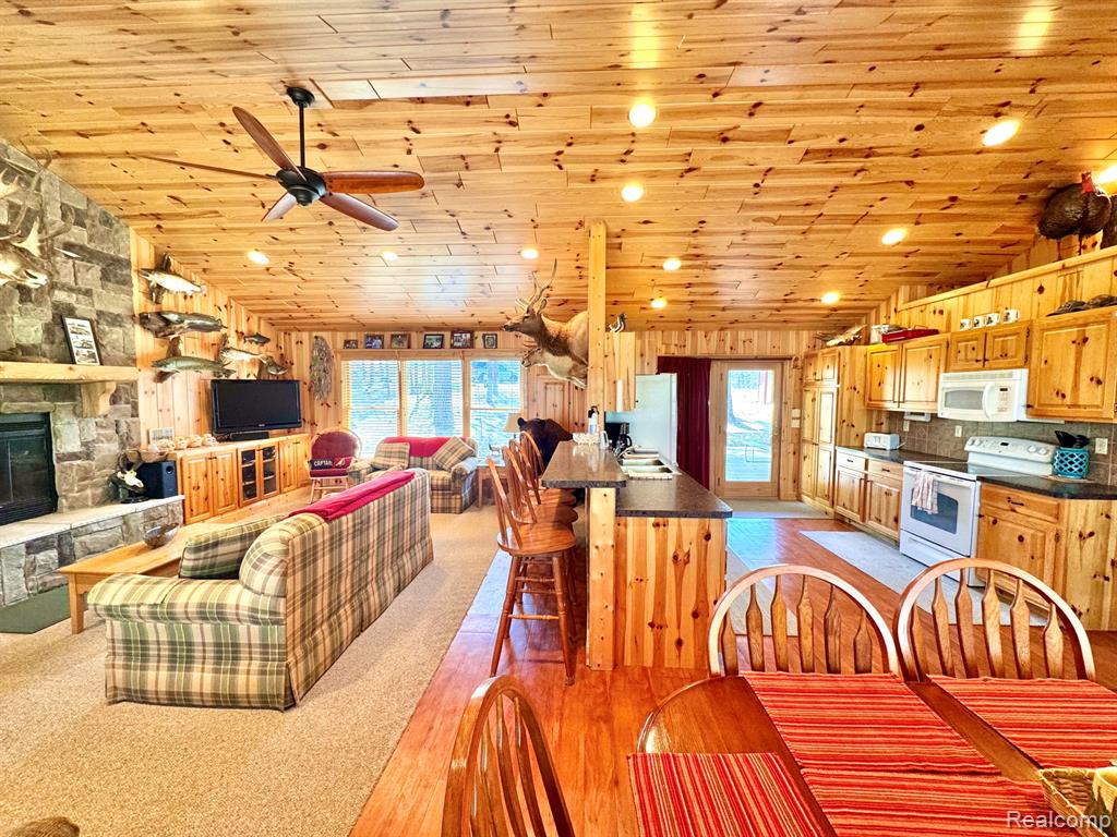 10931 ROBERTS RD N, Frederic, MI 49733 — Photo 10