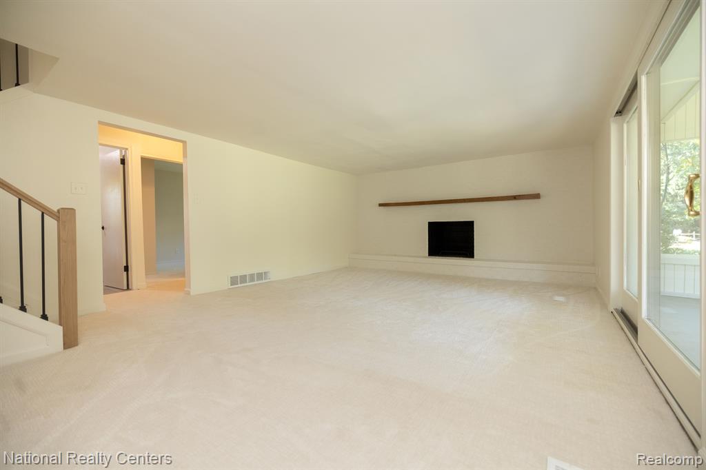 6050 UPPER STRAITS Boulevard, West Bloomfield, MI 48324 — Photo 17
