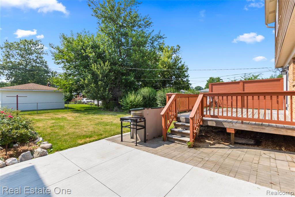 5955 BEECH DALY RD, Dearborn Heights, MI 48127 — Photo 15