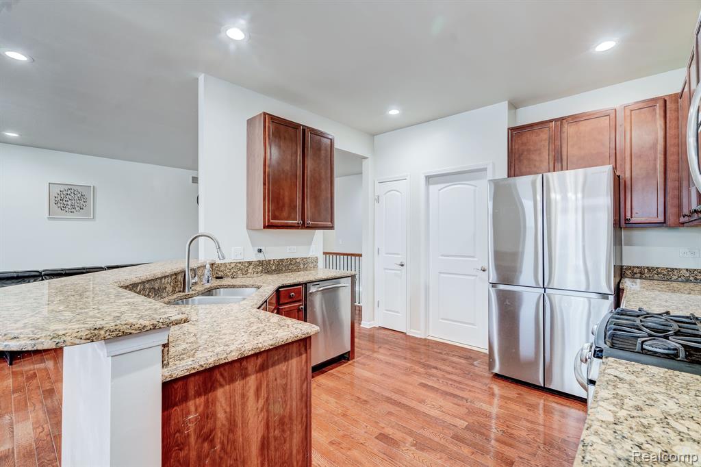 2247 PALMETTO, Commerce Twp, MI 48382 — Photo 10