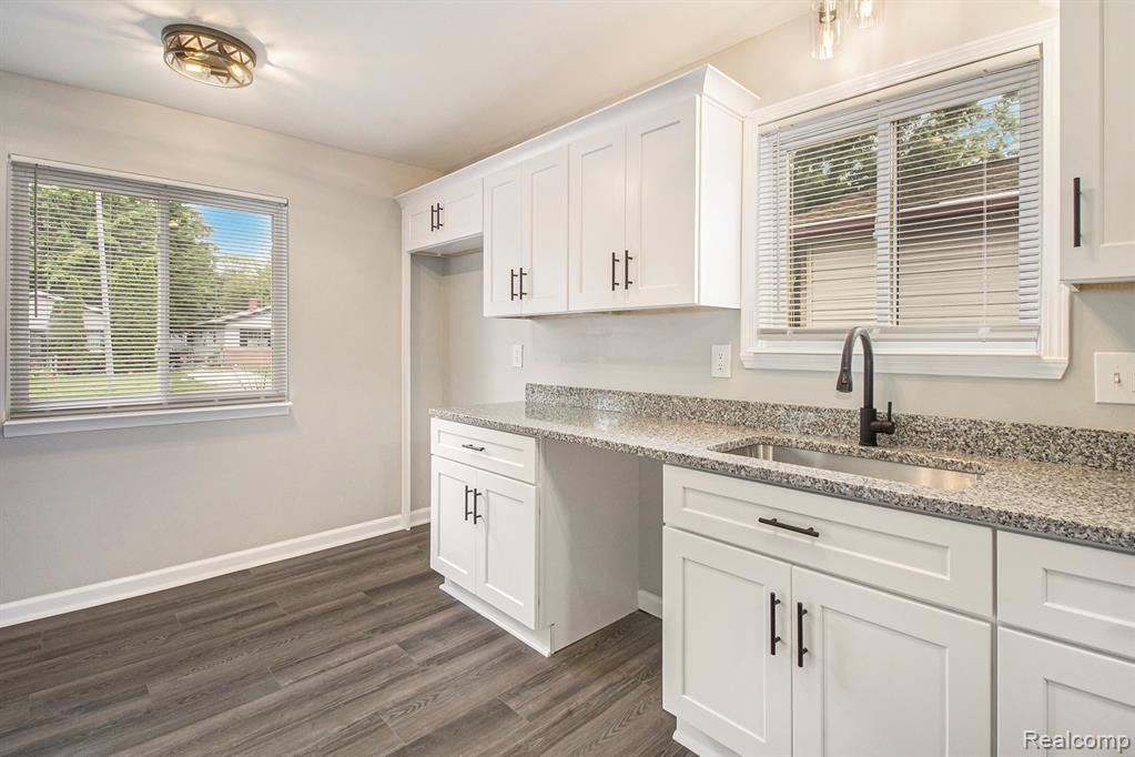 8105 Syracuse Street, Taylor, MI 48180 — Photo 14