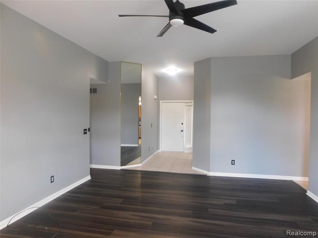 52025 HICKORY Drive, Chesterfield, MI 48047 — Photo 11