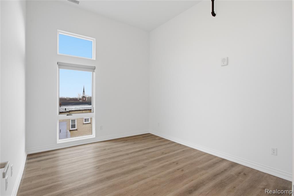 166 Oak st Street, Wyandotte, MI, 48192