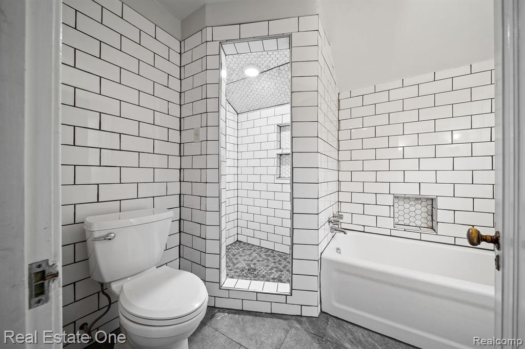 819 S HIGHLAND Street, Dearborn, MI 48124 — Photo 23