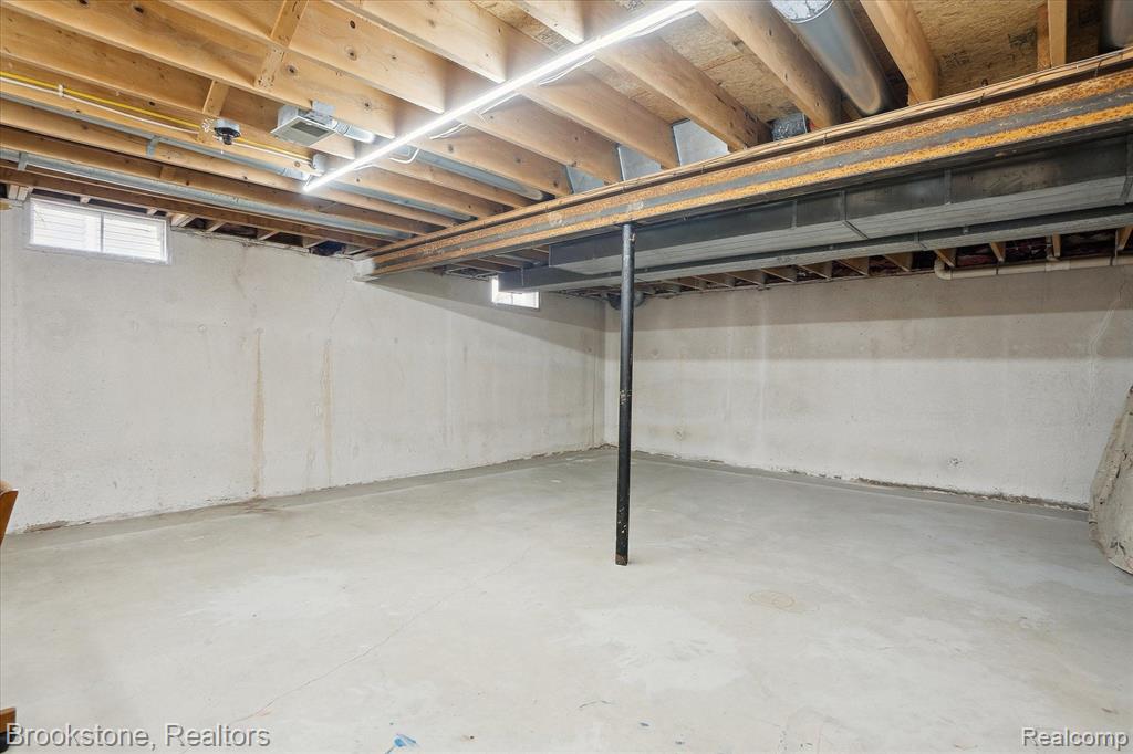 4272 HEATHERSTONE Drive, Waterford, MI 48329 — Photo 39