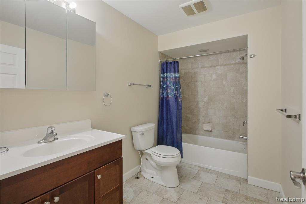 9345 Mitchell Street, Hamtramck, MI 48212 — Photo 15