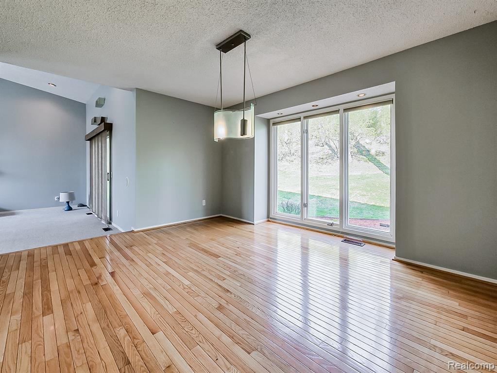 878 River Bend Drive, Rochester Hills, MI 48307 — Photo 39