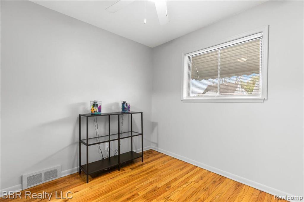 408 WHITE Avenue, Lincoln Park, MI 48146 — Photo 14