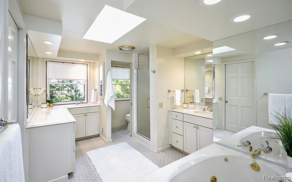 4269 N Willoway Estates Court, Bloomfield Hills, MI 48302 — Photo 12