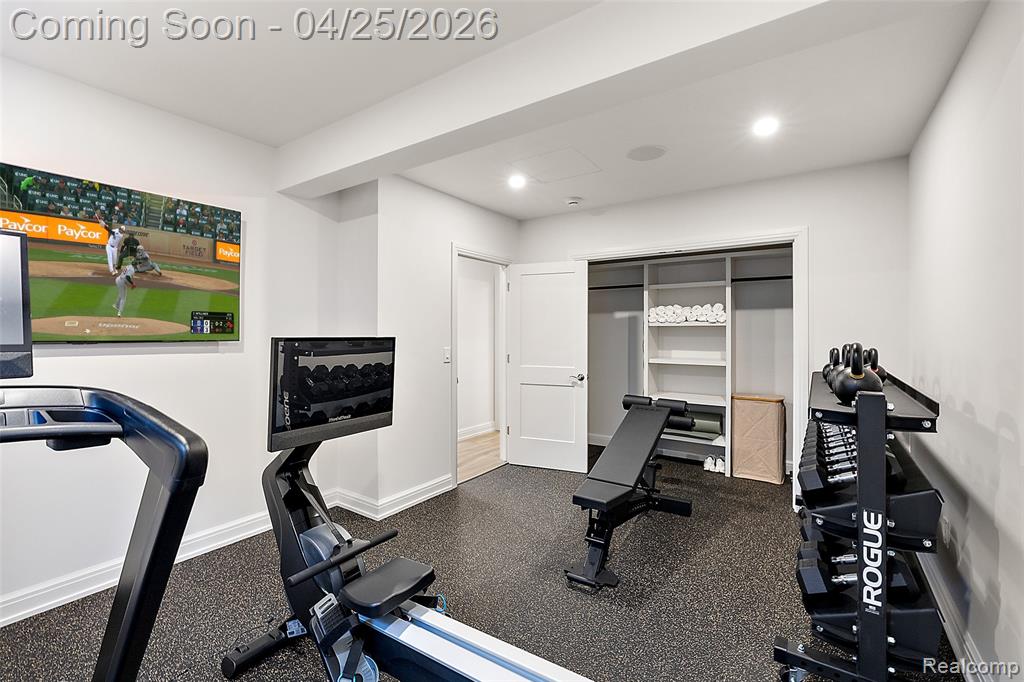7487 Gramercy Circle, West Bloomfield, MI — Photo 15