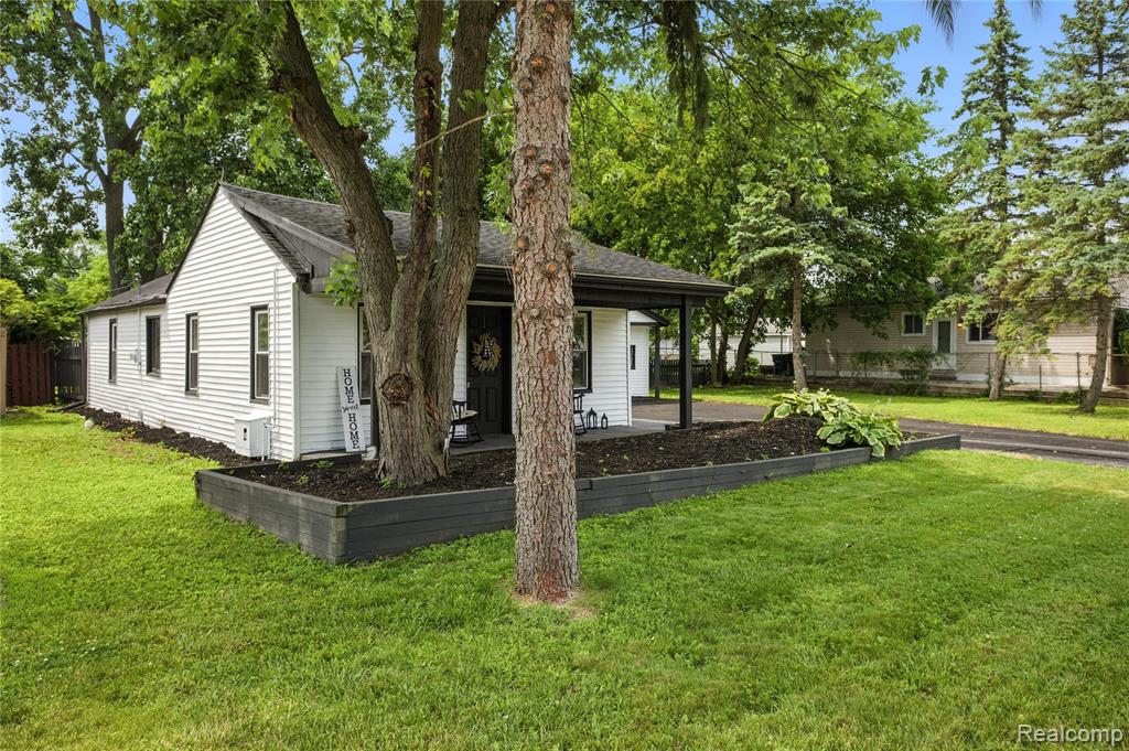 8411 Hugh Street, Westland, MI — Photo 17