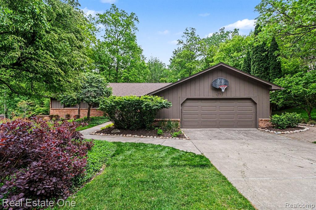 4757 Hardwoods Drive, West Bloomfield, MI 48323 — Photo 4