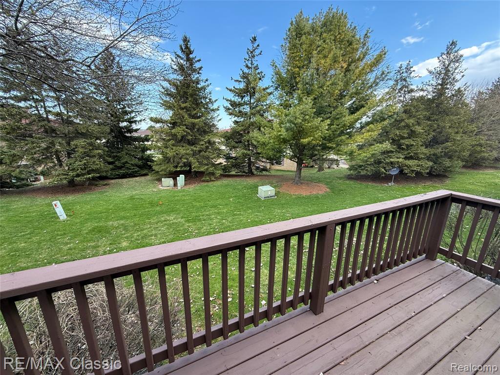 61016 Evergreen Court, South Lyon, MI 48178 — Photo 2