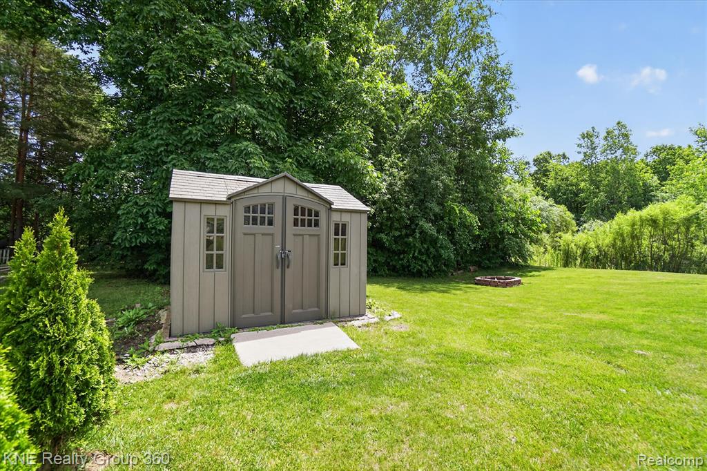 7067 Glenmeadow Court, Grand Blanc, MI 48439 — Photo 50