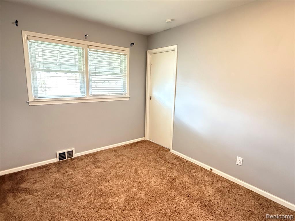 6649 Burnly Street W, Garden City, MI — Photo 13