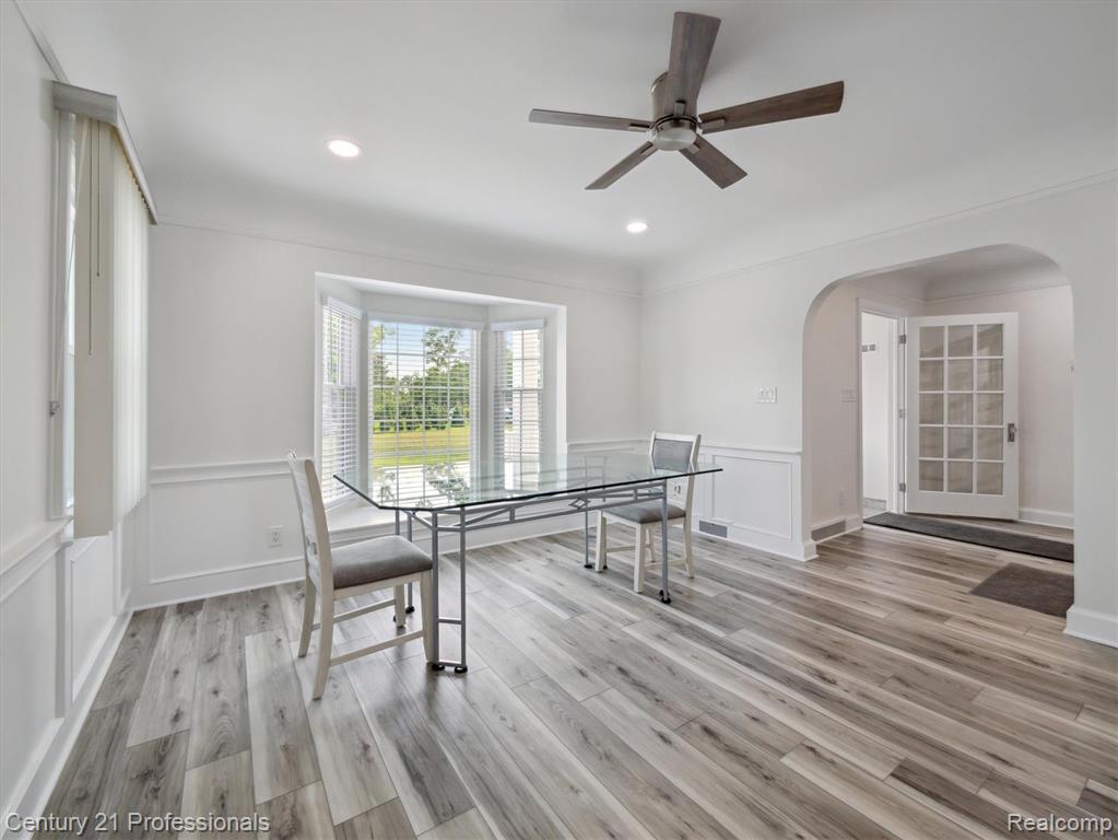 21120 Halsted Road, Farmington Hills, MI 48167 — Photo 16